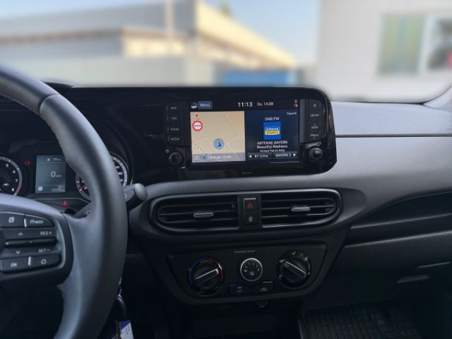 Fahrzeugabbildung Hyundai i10 Intro Edition 1.2 Navi CarPlay PDC Shzg Temp