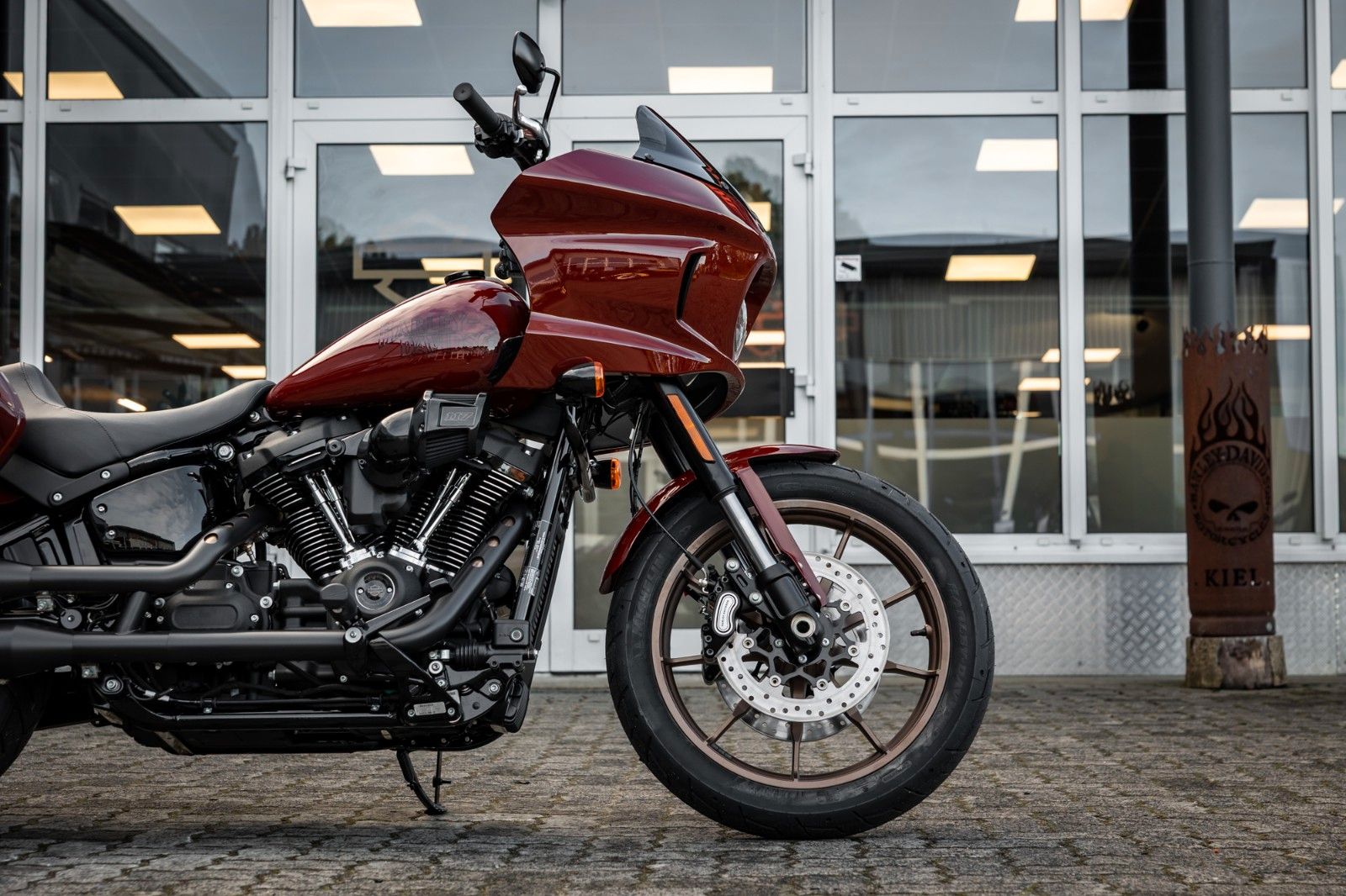 Fahrzeugabbildung Harley-Davidson FXLRST LOW RIDER ST 117 -SOFORT VERFÜGBAR