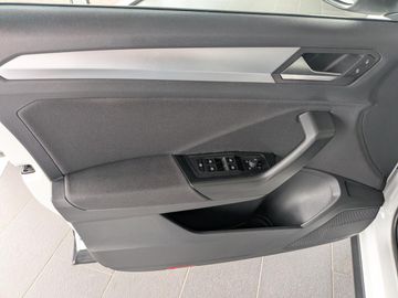 Volkswagen T-Roc - 6