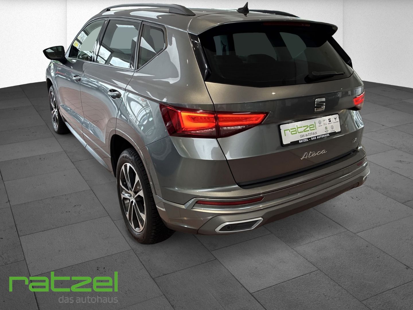 Fahrzeugabbildung SEAT Ateca FR 1.5 TSI 110kW Navi ACC LED Kamera