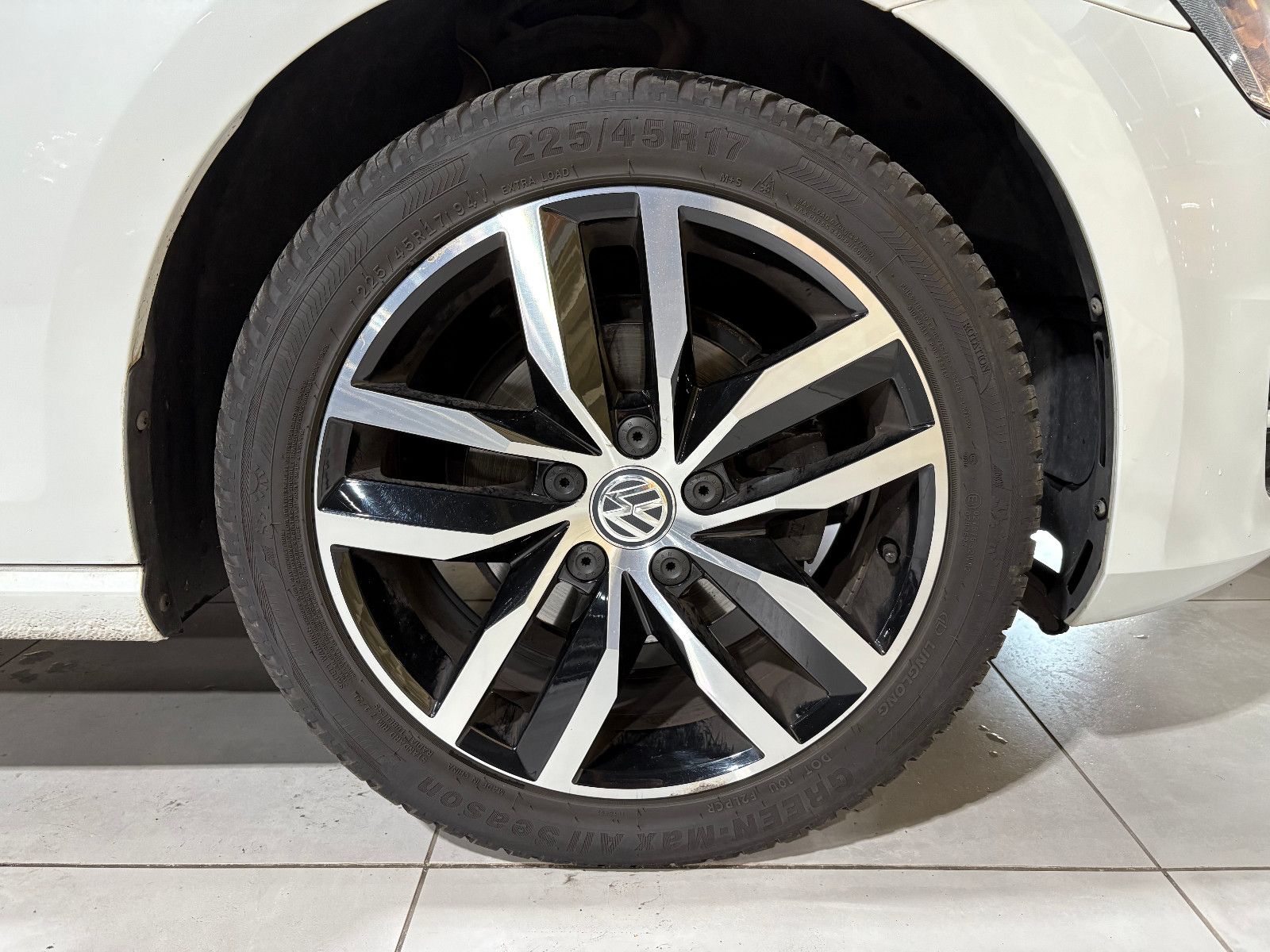 Fahrzeugabbildung Volkswagen Golf VII Lim. Allstar BMT/NAVI/PDC/SHZ/KLIMA/