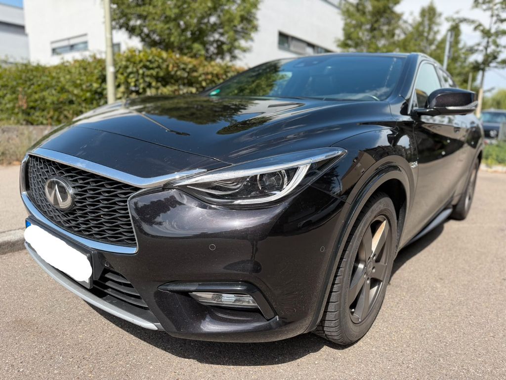 Image of Infiniti Q30