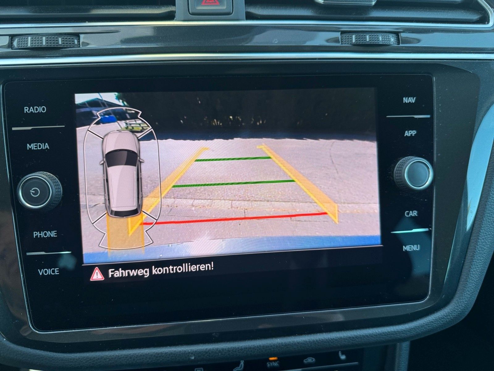 Fahrzeugabbildung Volkswagen Tiguan Life ACTIVE 1.5 TSI