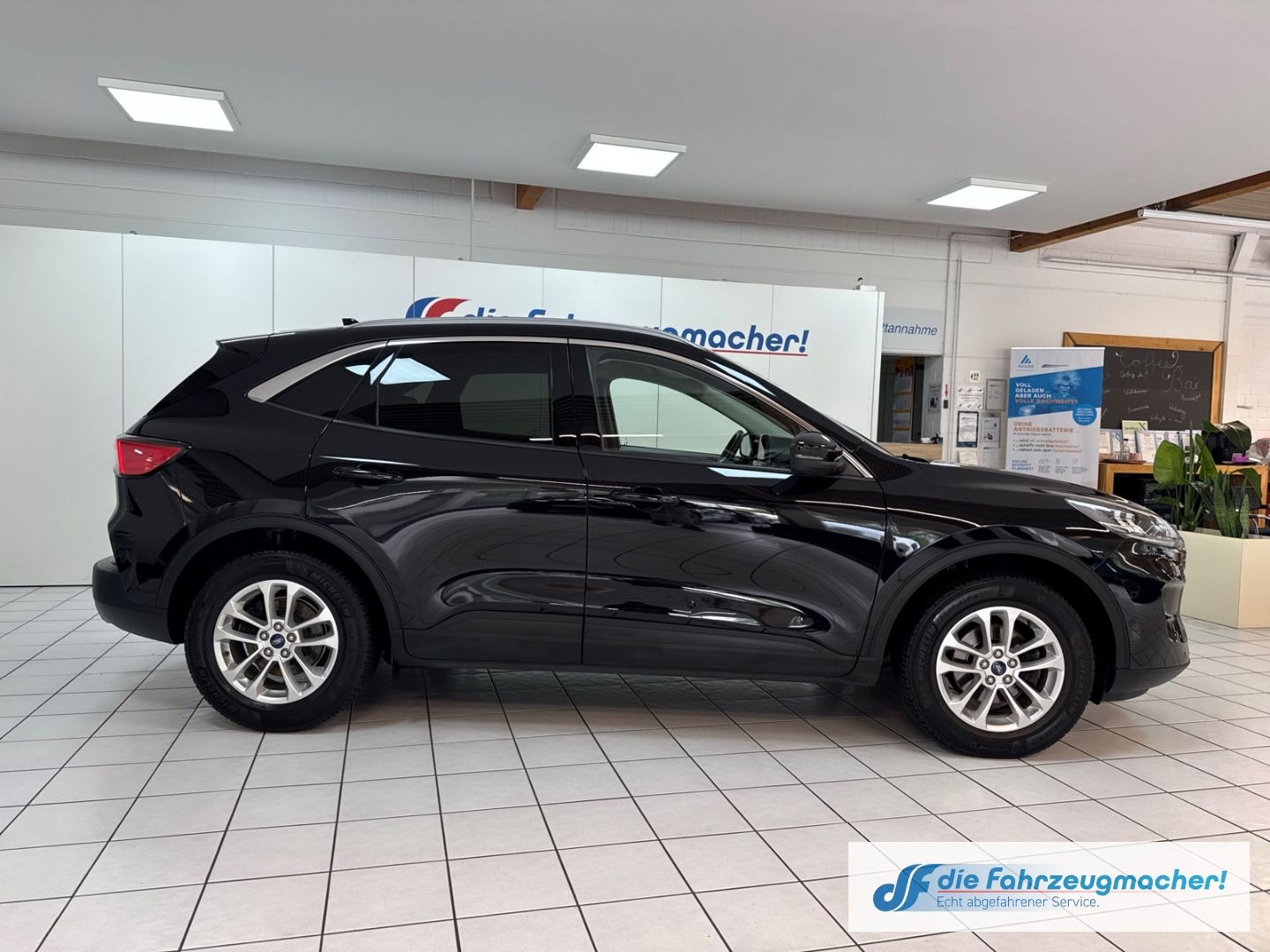Fahrzeugabbildung Ford Kuga Titanium X HUD Navi Digitales Cockpit Sound