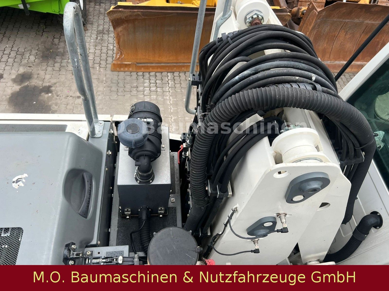 Fahrzeugabbildung Liebherr Liebherr LH24 Umschlagbagger / Hochf.Kabine/ZSA/