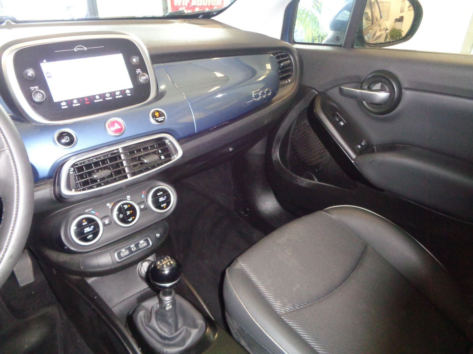 Fahrzeugabbildung Fiat 500X Cross / NAVI / KAMERA / 8-FACH / 1. HAND