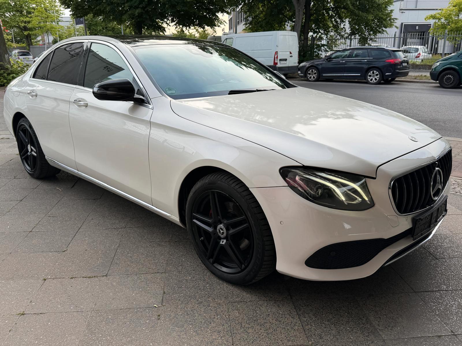 Mercedes-Benz E220d Avantgarde/PanoD/HUP/Kamera/Burmester