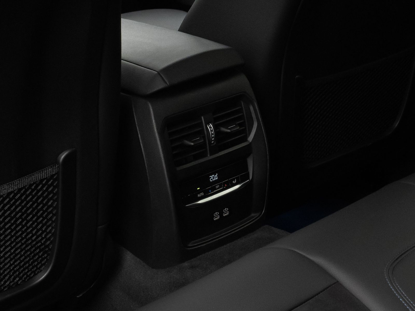 Fahrzeugabbildung BMW 330e M Sport Kamera Laser HUD HiFi AHK Stop&Go