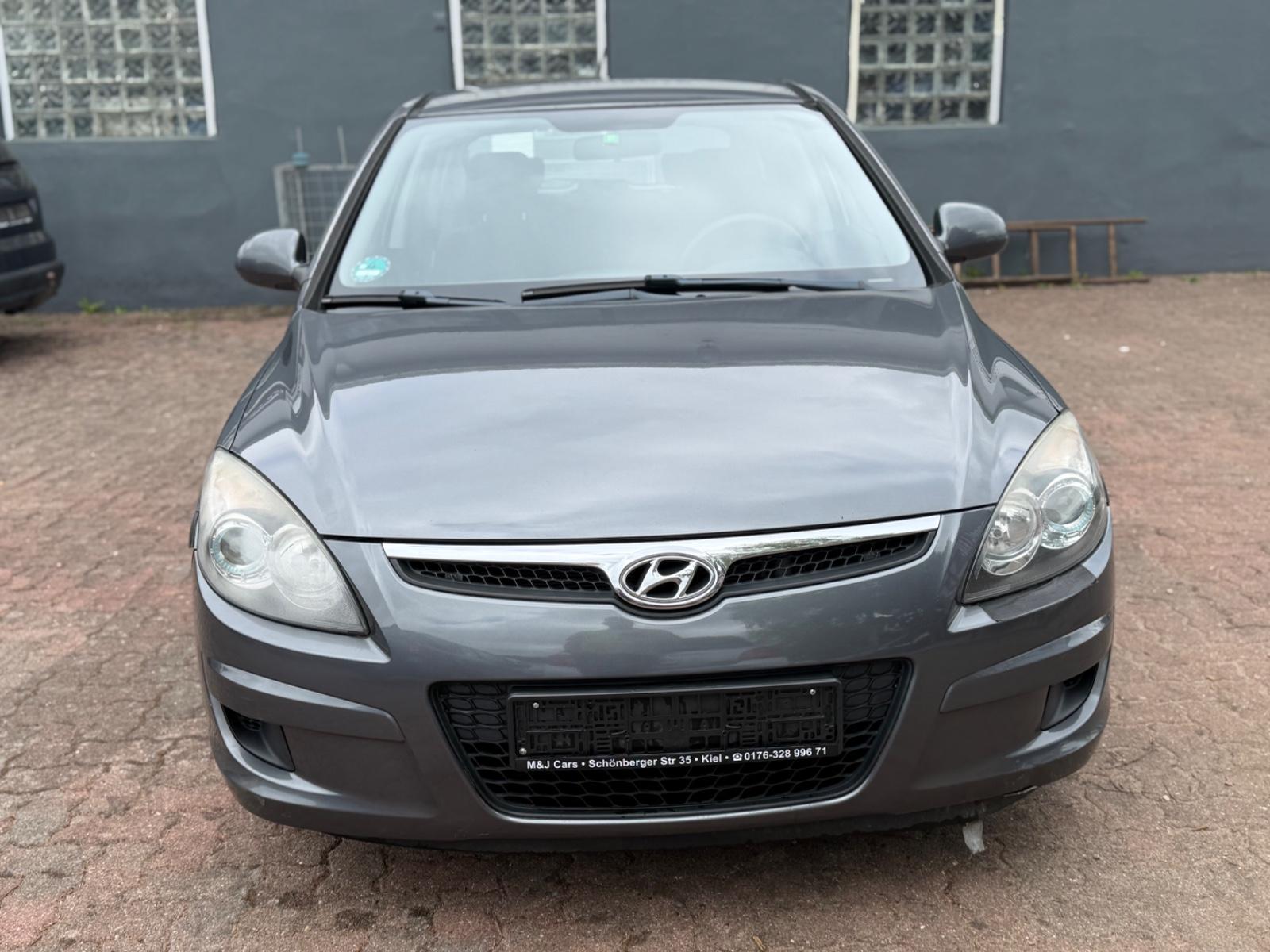 Hyundai i30 1.6 CRDi 66 kW Classic TÜV NEU