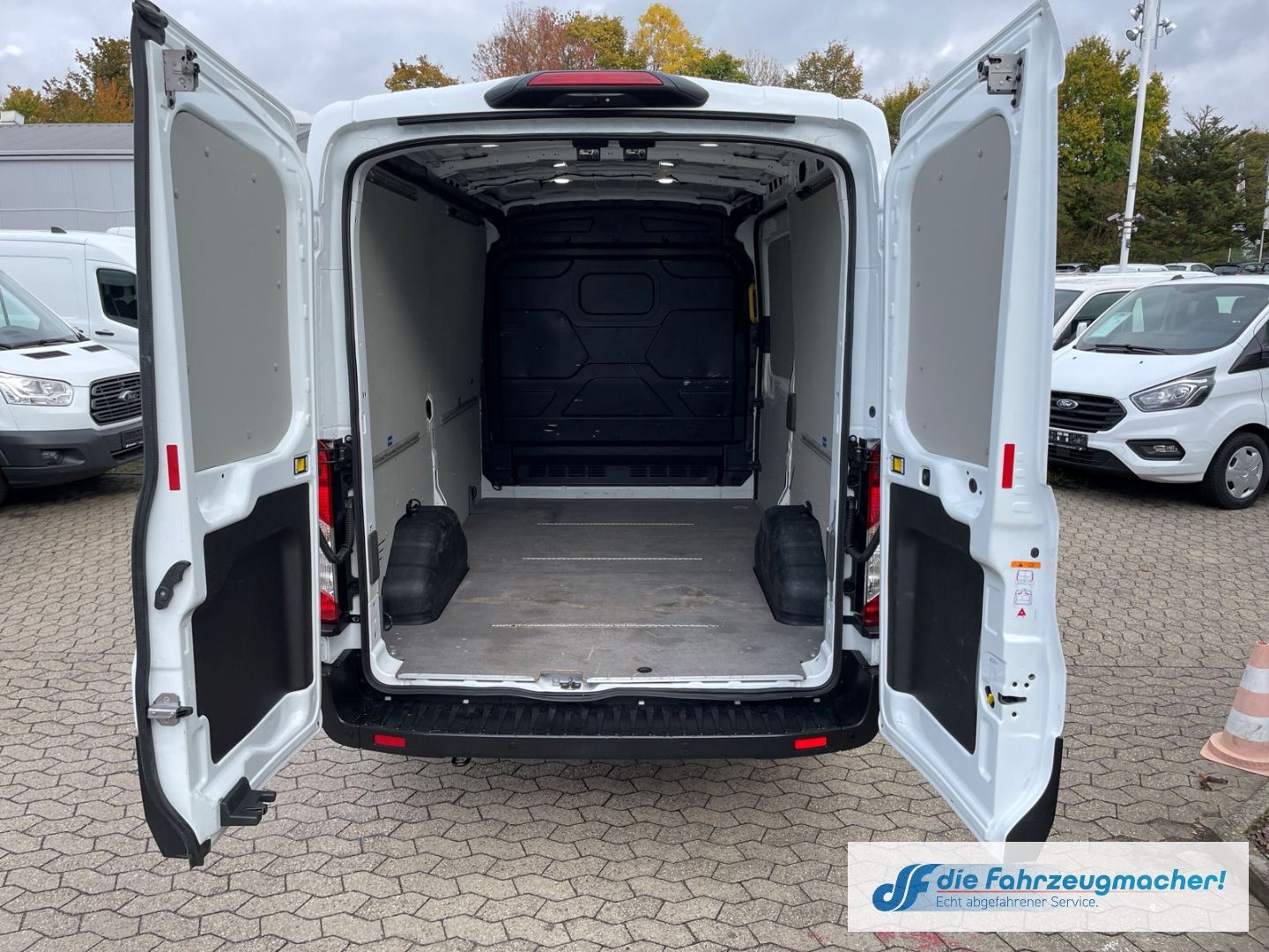 Fahrzeugabbildung Ford Transit Kasten 350 L2 Trend Klimaautom DAB Totwi