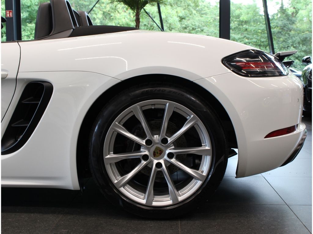 Fahrzeugabbildung Porsche Boxster R.Kamera+Klangpaket+19"S LM+Alcantara