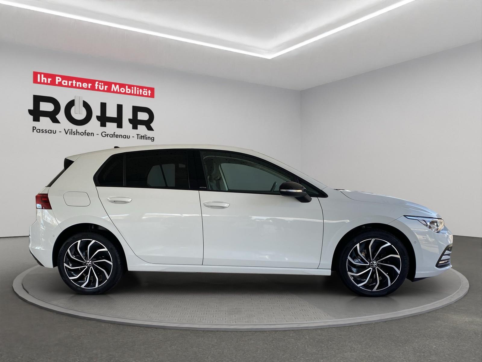 Volkswagen Golf VIII Life (NAVI.SHZ.PDC.ACC.AHK.DAB) 2.0 TD
