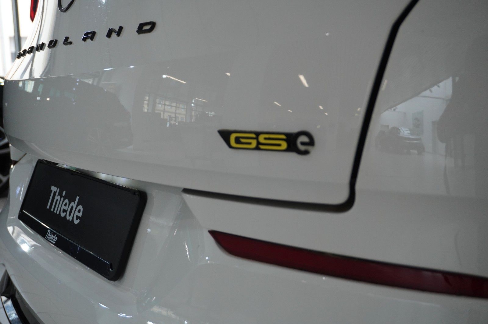 Fahrzeugabbildung Opel Grandland (X) 1.6T GSe HYBRID 4X4 NAVI/LED/SPORT