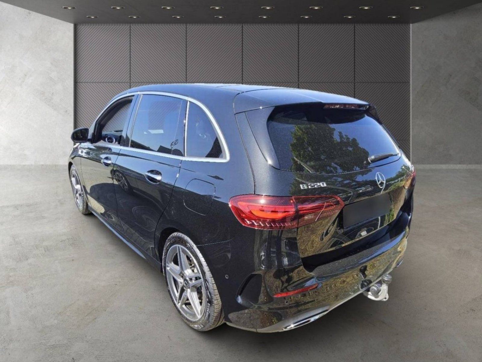 Fahrzeugabbildung Mercedes-Benz B 220 4M AMG Premi+ AHK Memo MLED Pano HUD KeyGo