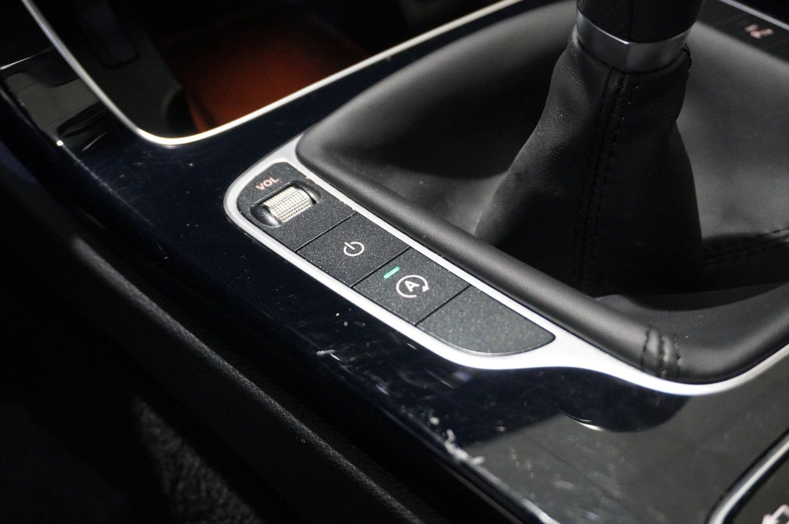 Fahrzeugabbildung Mercedes-Benz C 200D T BUSINESS NAVI/LED/KAMERA/SH/BURMESTER