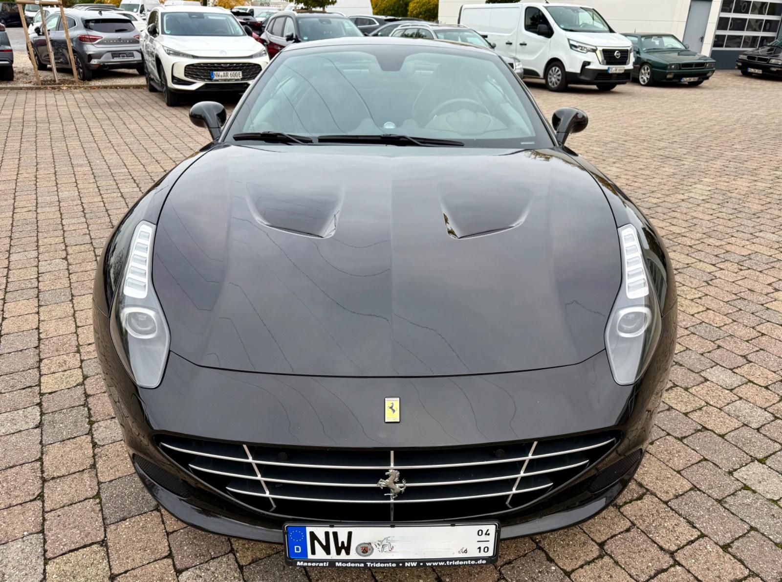 Ferrari California Turbo 3.9 viele Extras , wie neu