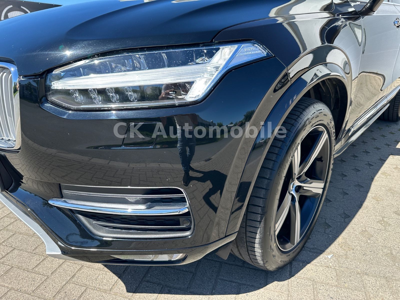 Fahrzeugabbildung Volvo XC90 T5 Inscription AWD/7Sitze/BLIS/LED/360°/AHK
