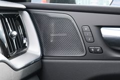 Fahrzeugabbildung Volvo XC60 B4 D AWD Autom. R-Design*STDHZG*LUFT*ACC