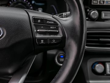 Hyundai Kona Premium Elektro 2WD Stauassistent Kamera