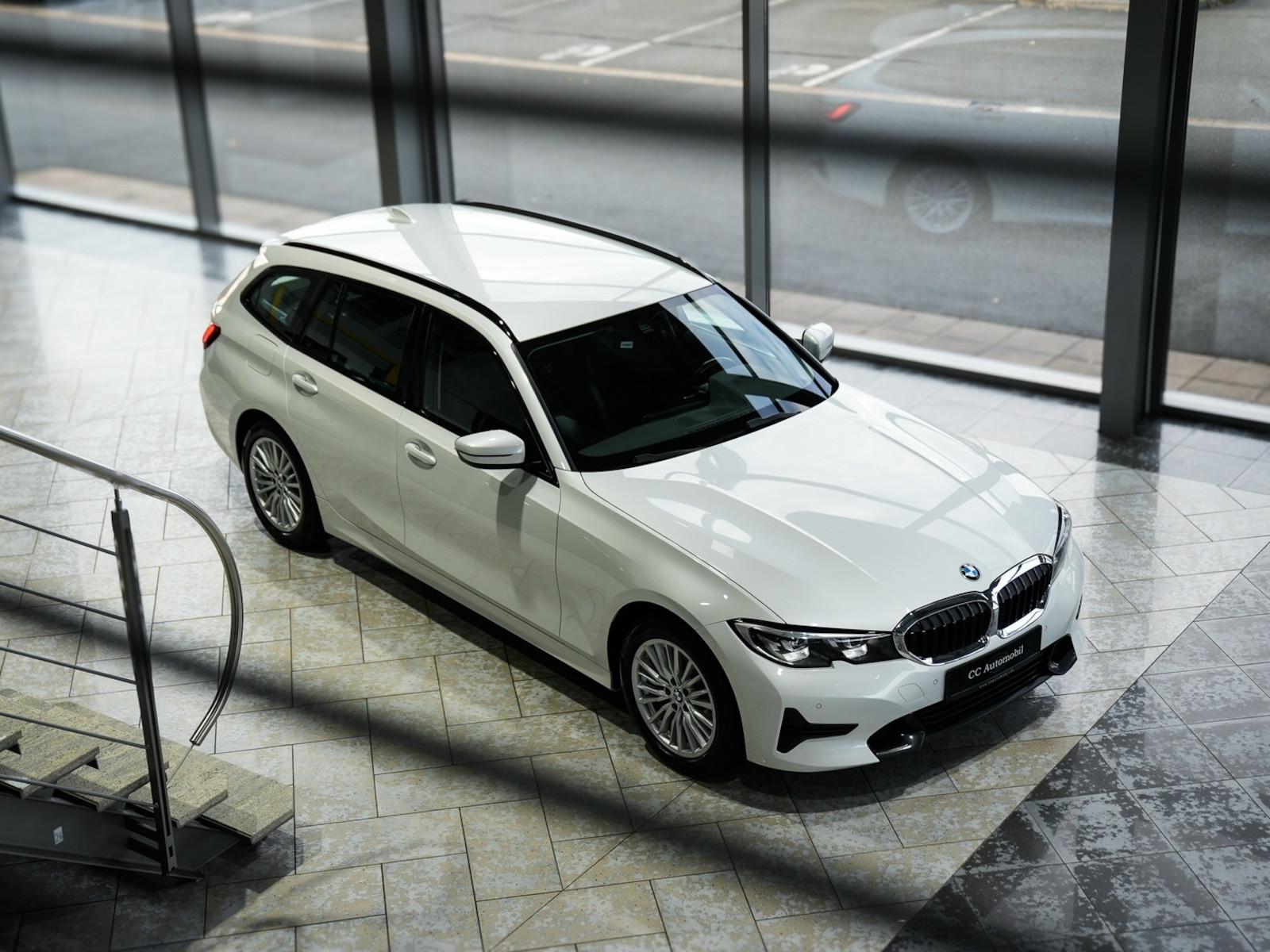 BMW 320d xDrive Touring Sport Line
