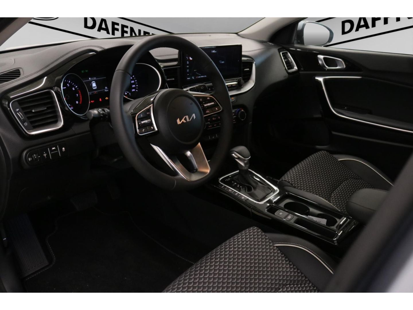 Fahrzeugabbildung Kia Ceed Spirit 1,5 Automatik Kamera Navi SHZ Tempom