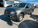 Mitsubishi L200 Basis Club Cab 4WD - Mitsubishi L200: Cab Club