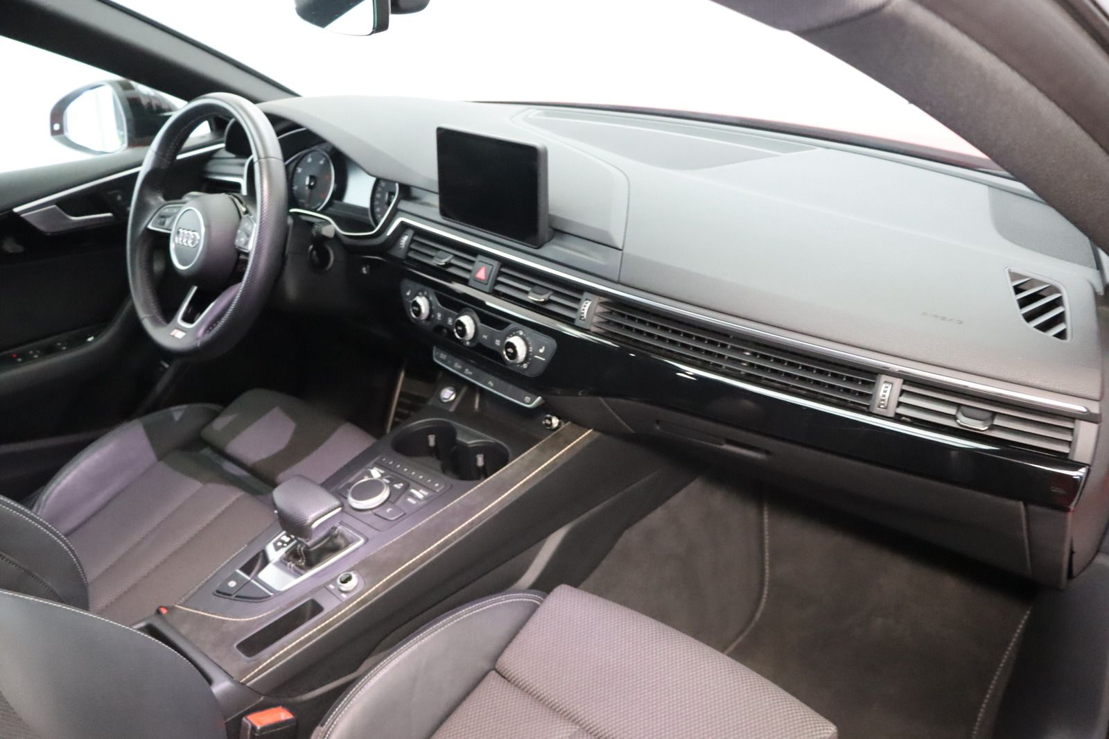 Fahrzeugabbildung Audi A5 Sportback 3.0 TDI S-line