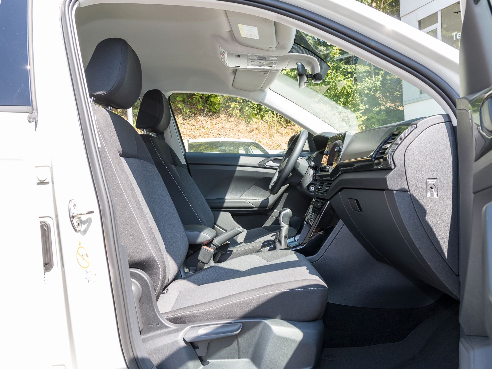 Volkswagen T-Cross 1.0 TSI Life NAVI GJ-REIFEN LED PDC SITZ imagem 3