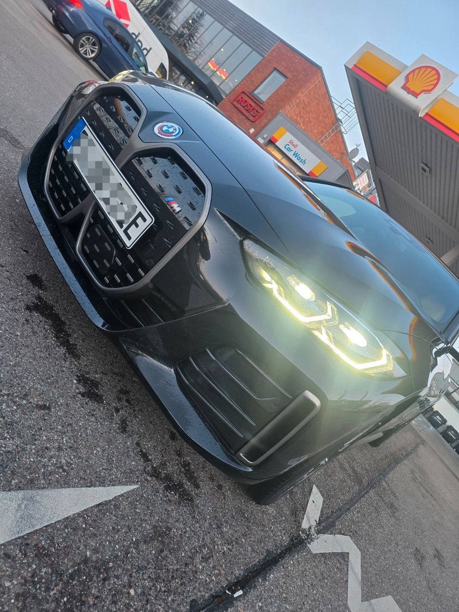 BMW i4 M50 -Individual M Performance