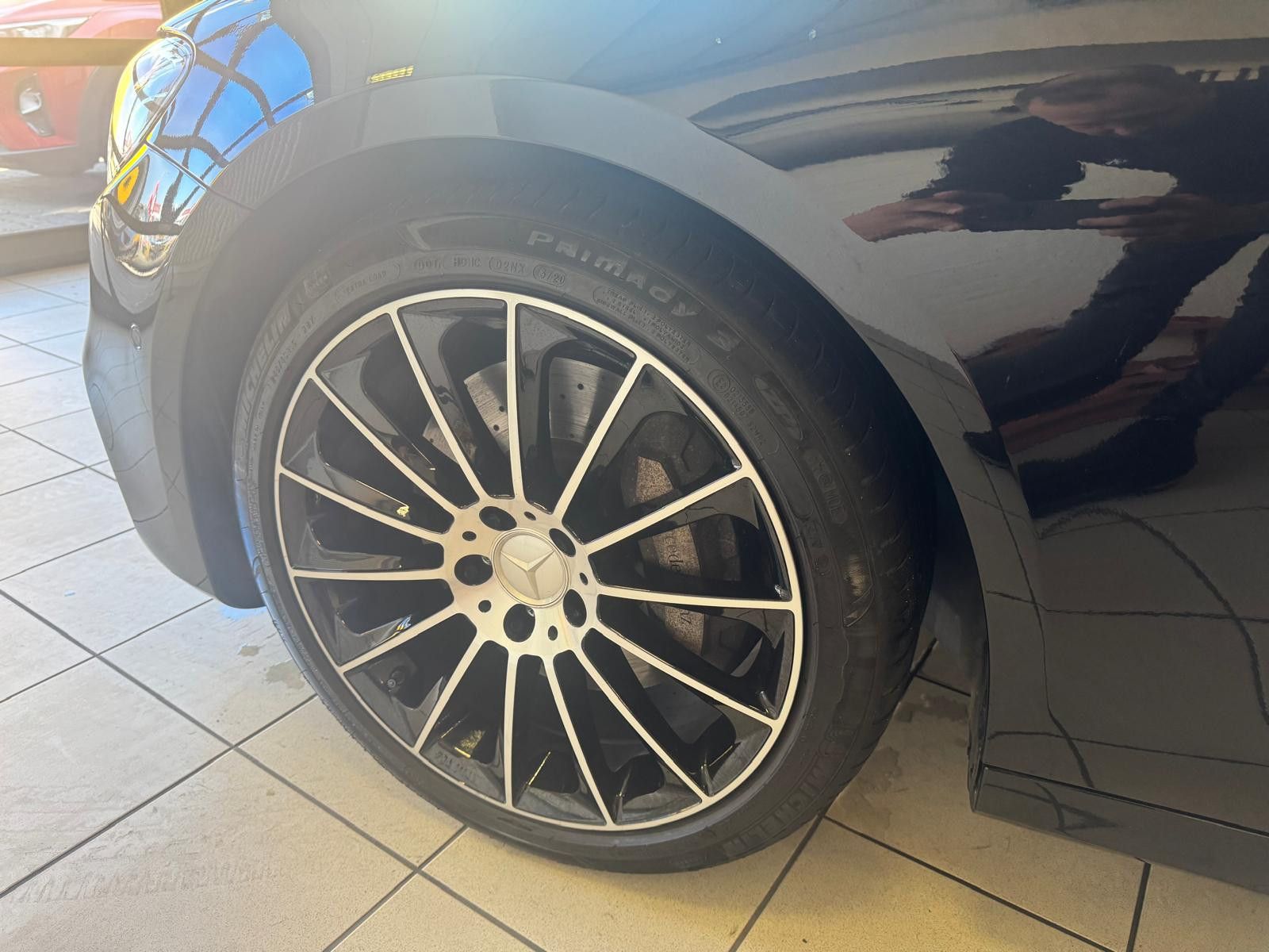 Fahrzeugabbildung Mercedes-Benz E 400 T-Modell 4Matic/LED/PANORAMA/AMG-LINE/NAVI
