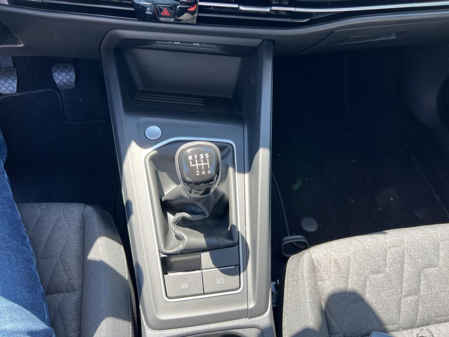 Fahrzeugabbildung Volkswagen Golf Life 1,5 l TSI OPF 85 kW (116 PS) 6-Gang