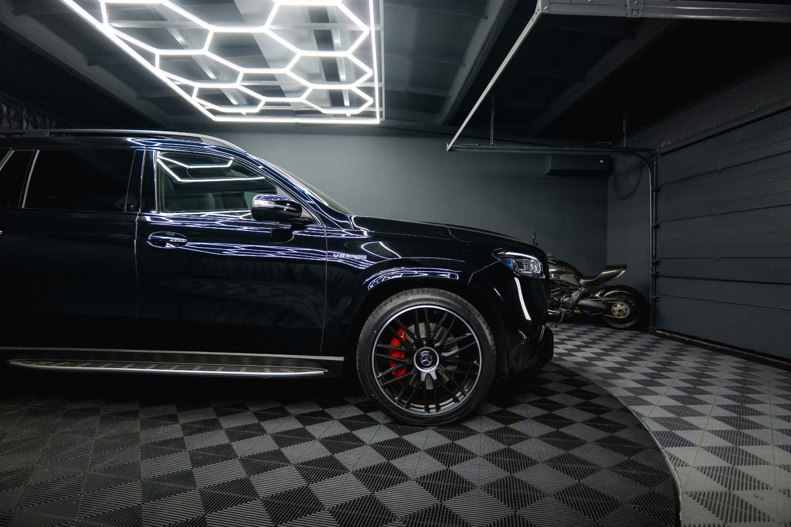 Fahrzeugabbildung Mercedes-Benz GLS 63 AMG 4Matic+ Driver's Package Carbon *ACC*