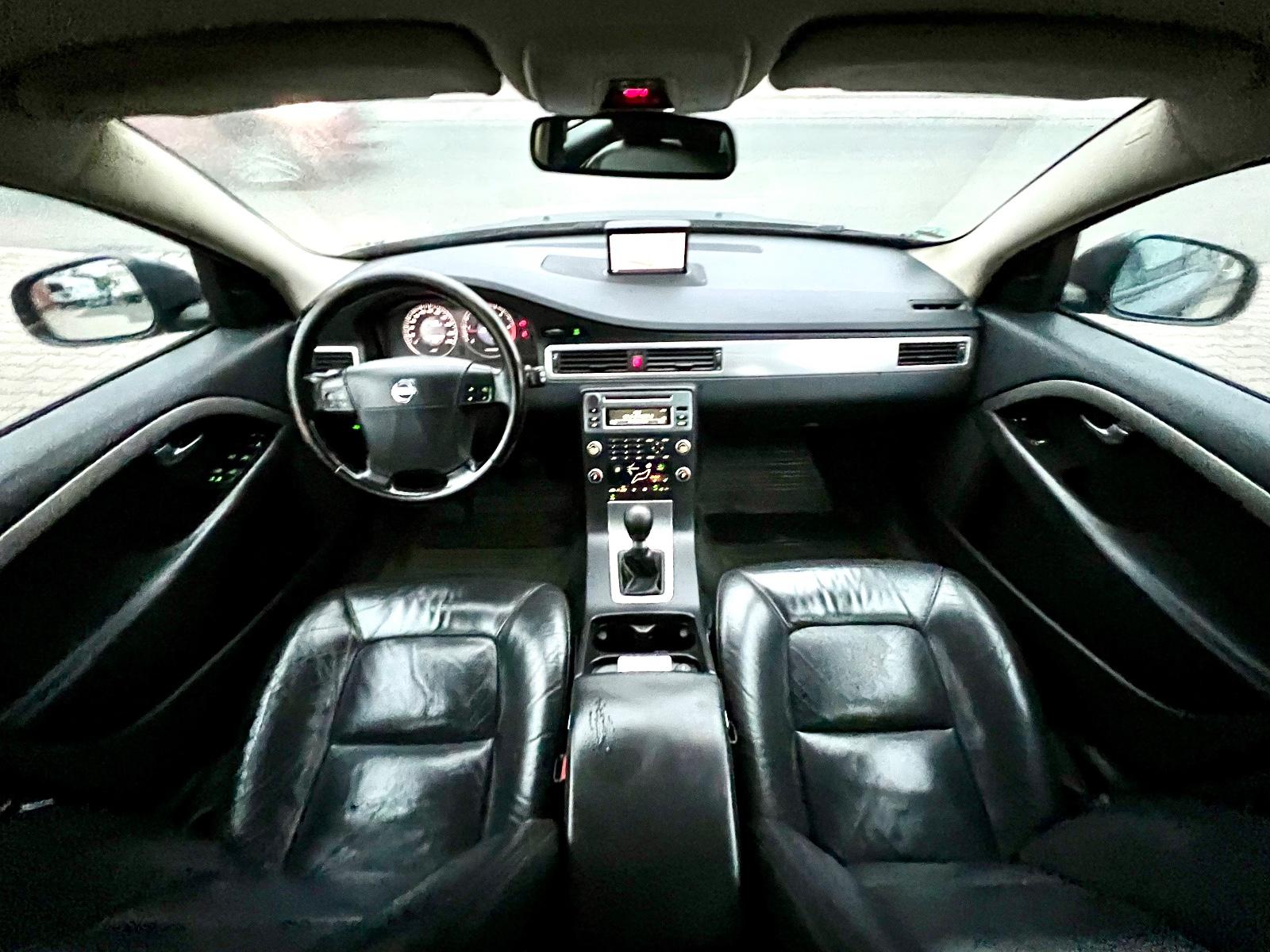 Volvo V70 2008 — photo 34