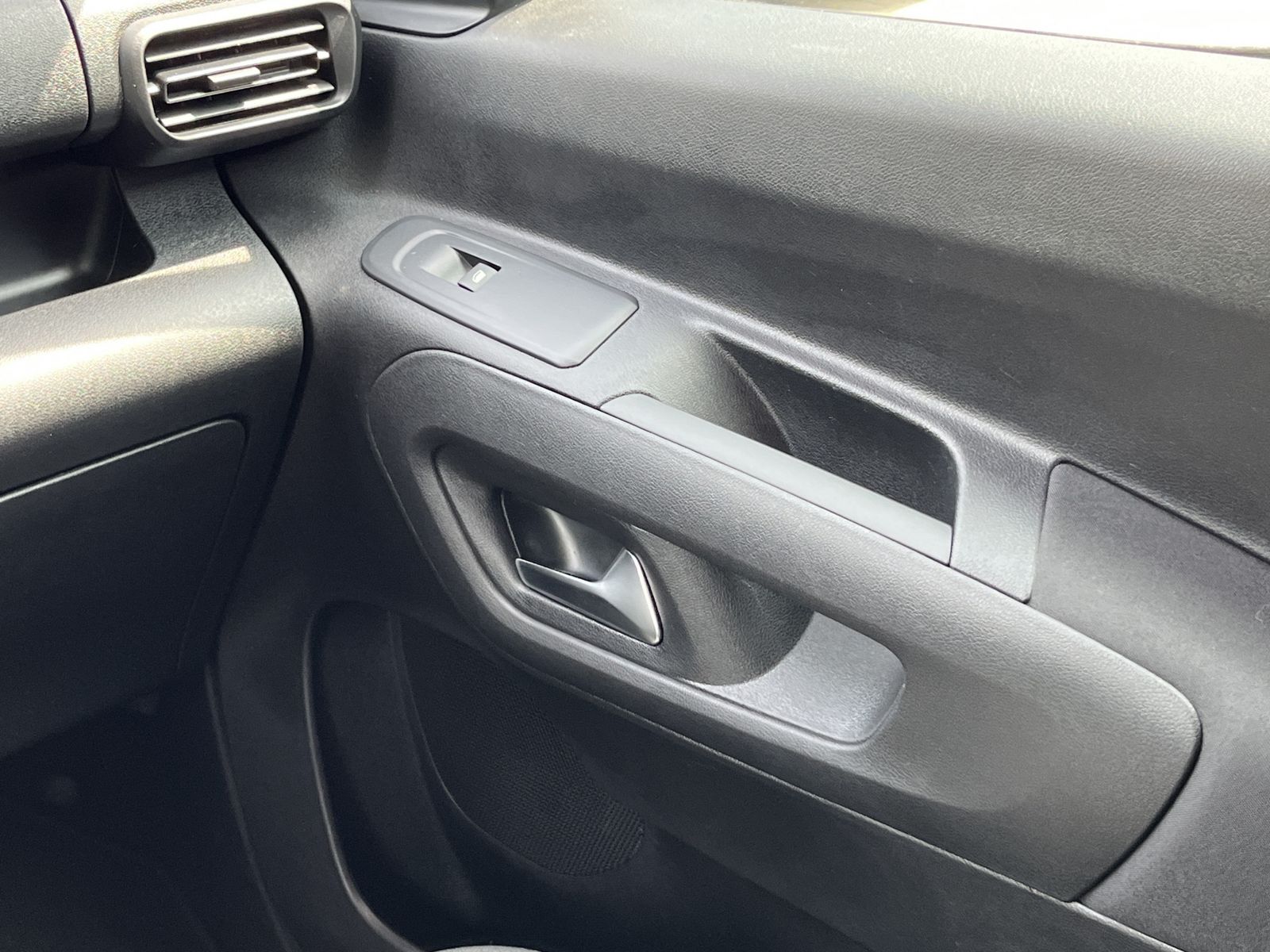 Fahrzeugabbildung Opel Combo Life - e Ultimate