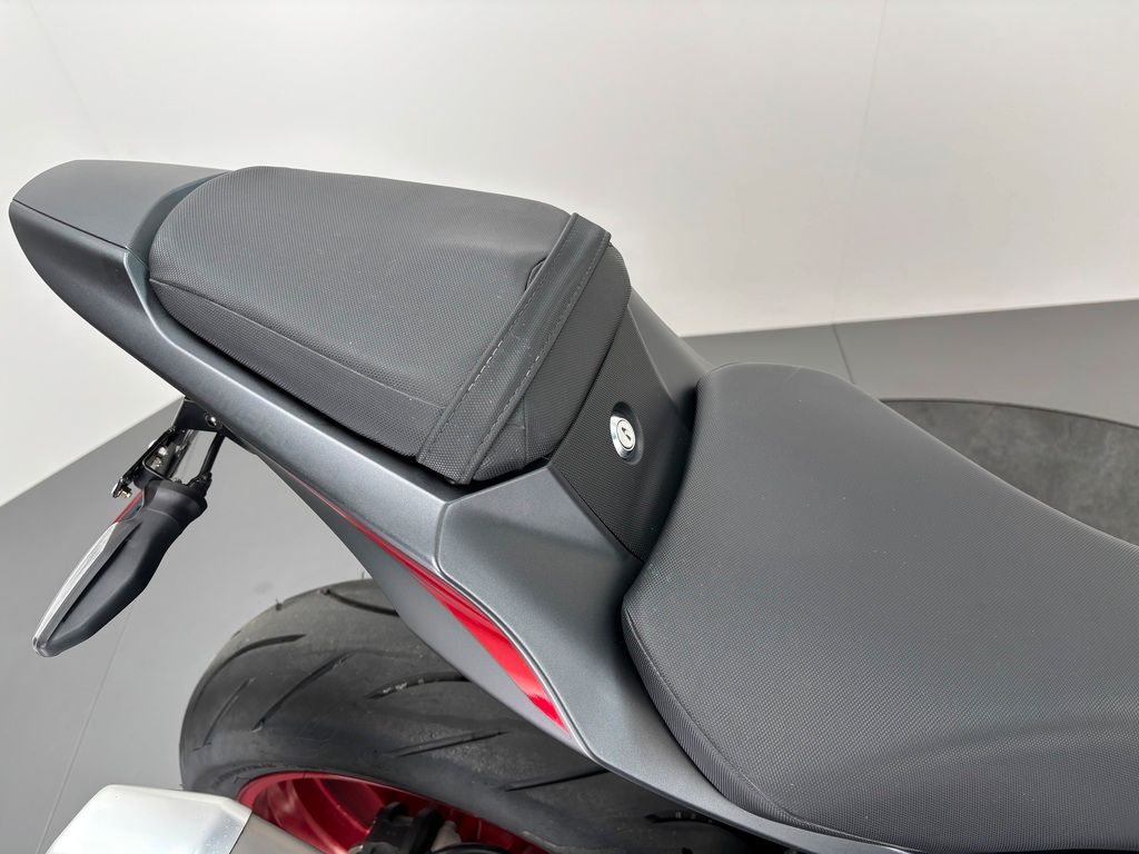 Fahrzeugabbildung Suzuki GSX-R 1000 *TOP-ZUSTAND *WENIG KM