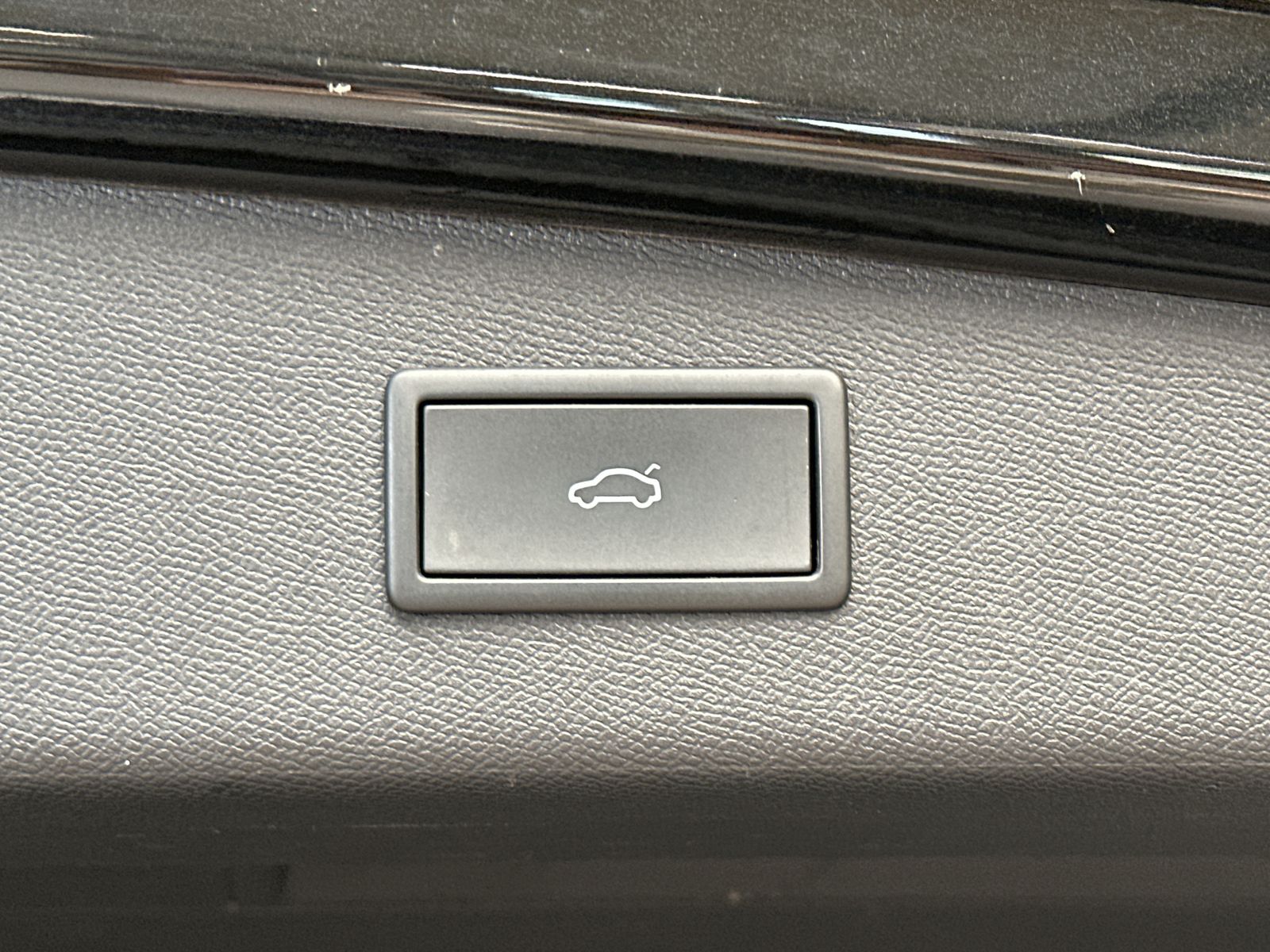 Fahrzeugabbildung SEAT Leon ST 2.0 TDI Xcellence DSG NAV+LED+ACC+KAMERA