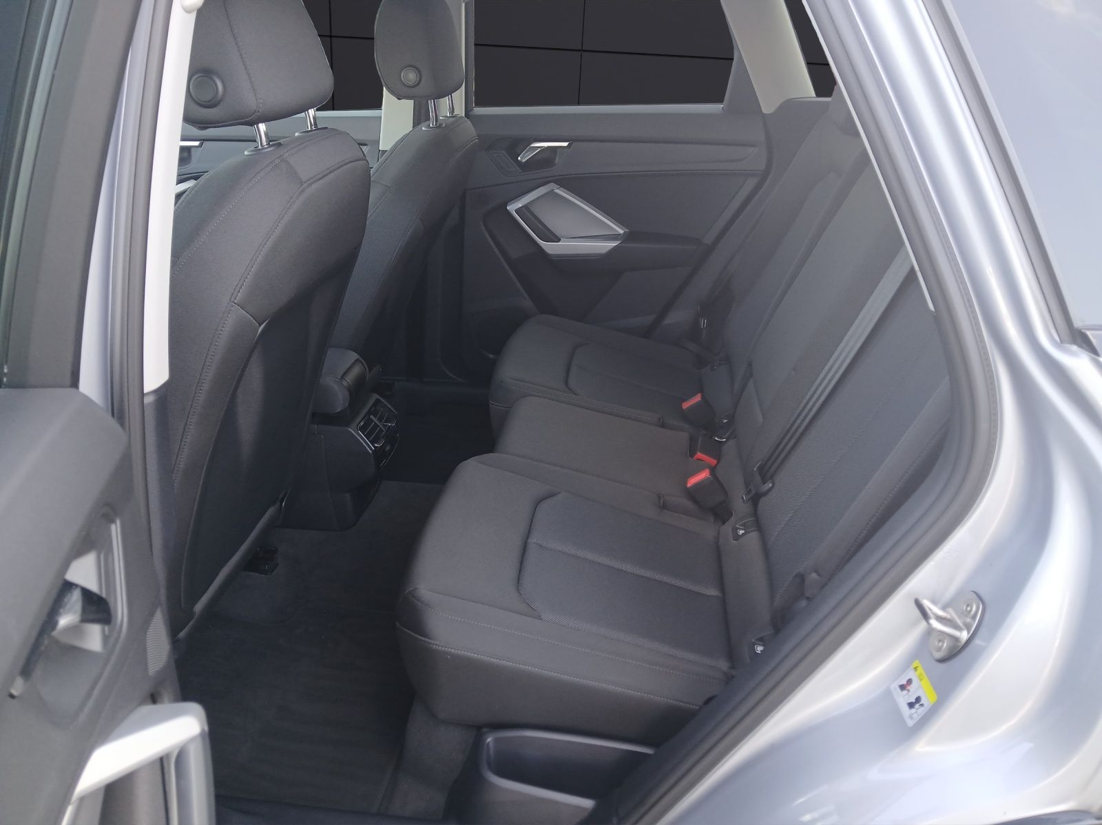 Fahrzeugabbildung Audi Q3 35 TDI advanced S-tronic LED AHK AVC ACC