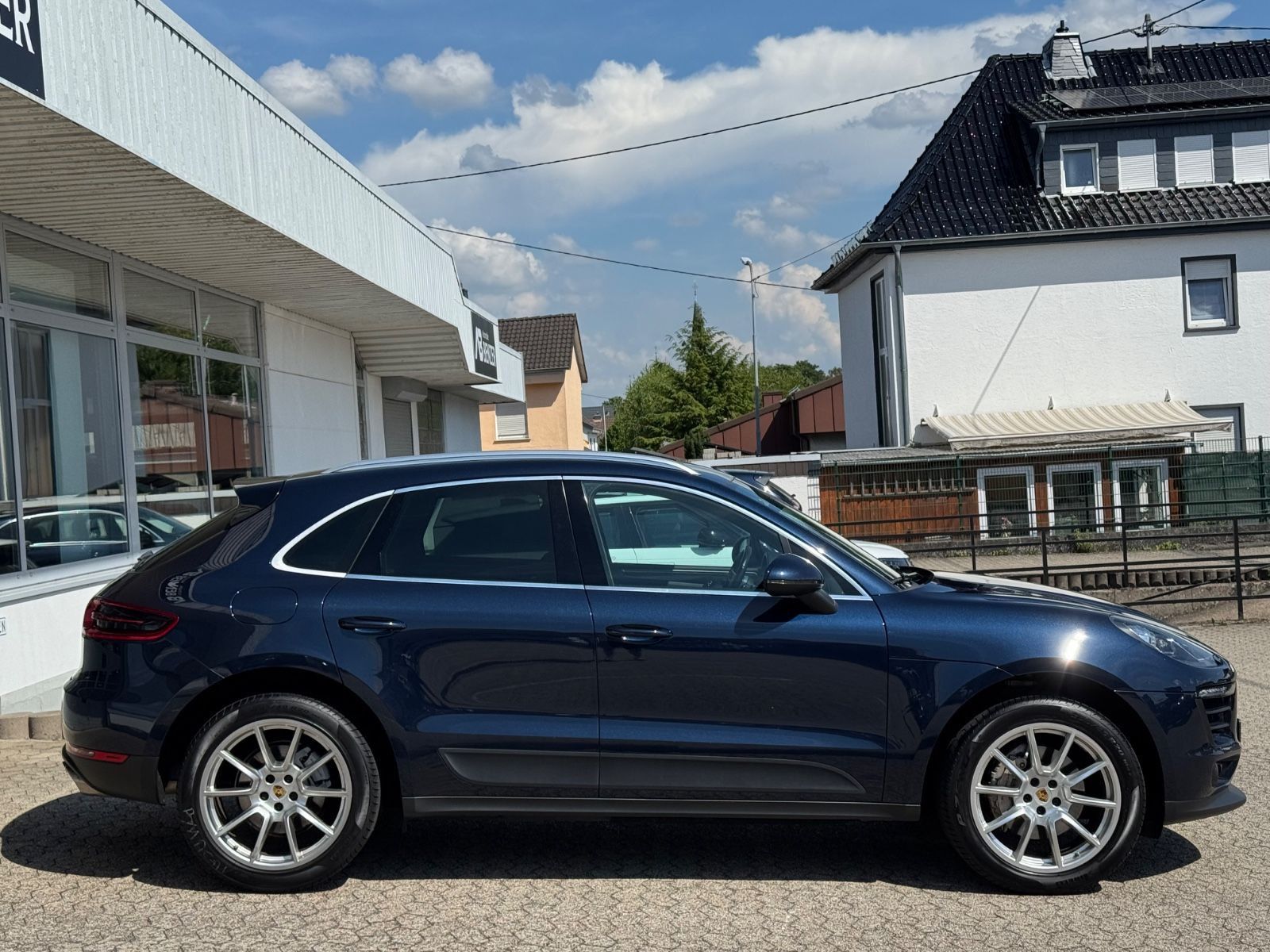 Fahrzeugabbildung Porsche Macan S Diesel/PANO/APPLE/NAVI/PDC/TEMPOMAT/SHZ