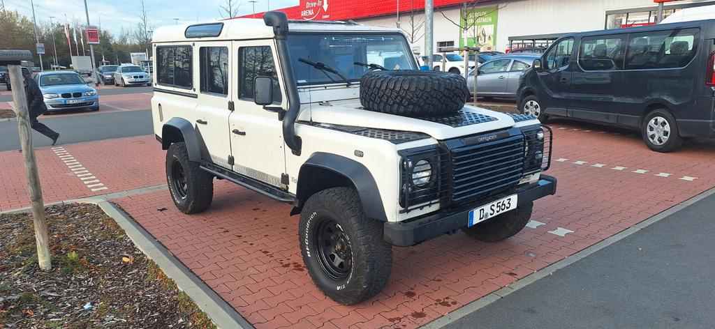 Land Rover Defender