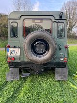 Land Rover Defender 90 TD4 Station Wagon E E - Land Rover Defender mit Diesel-Antrieb