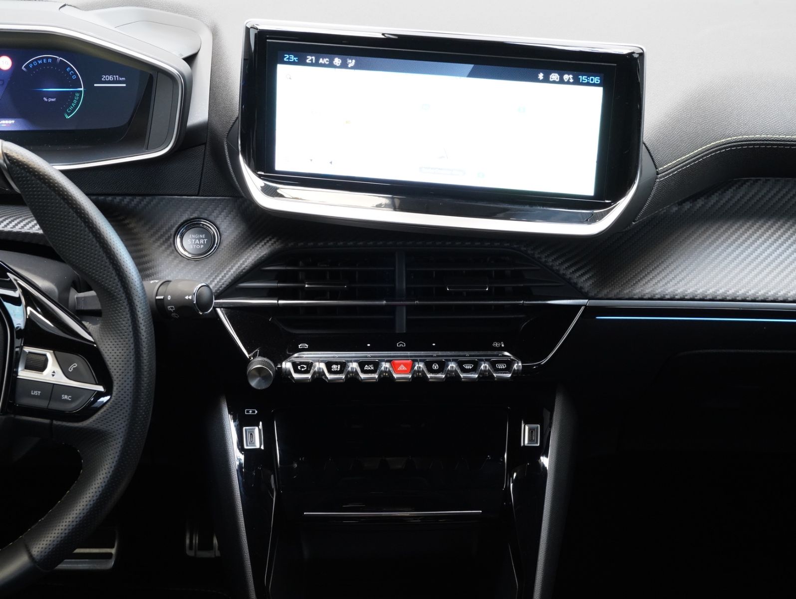 Fahrzeugabbildung Peugeot 2008 e- GT 11KW/LED/NAVI/360°/SOH