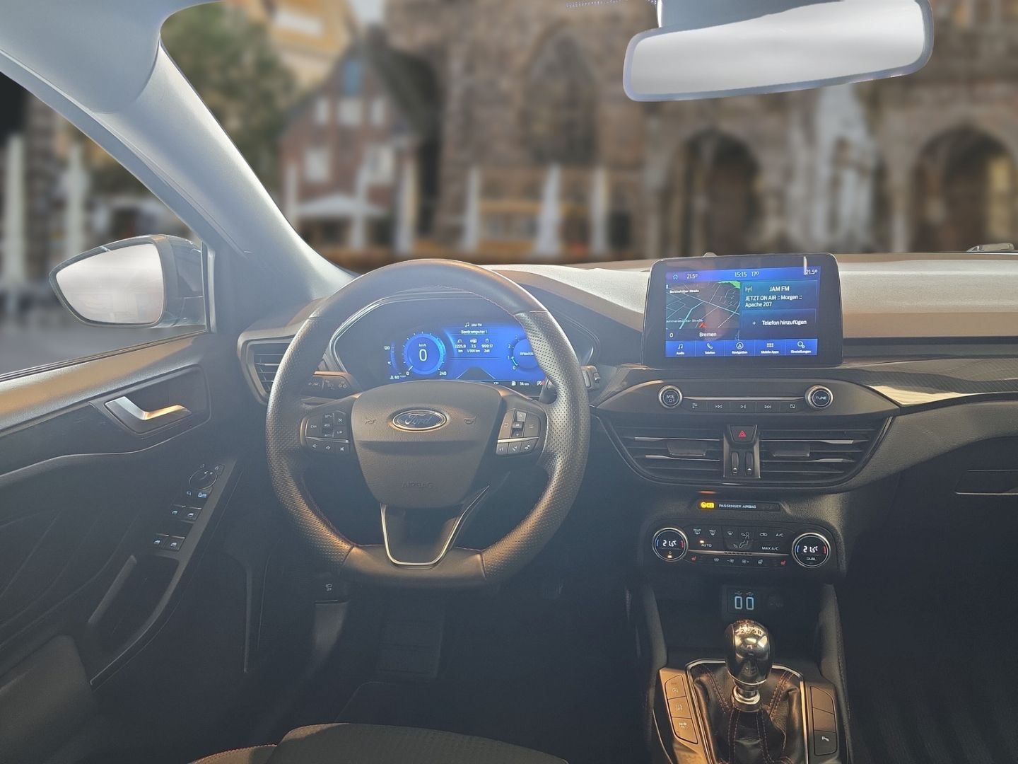 Fahrzeugabbildung Ford Focus Turnier ST-Line X AHK-klappbar El. Panodac