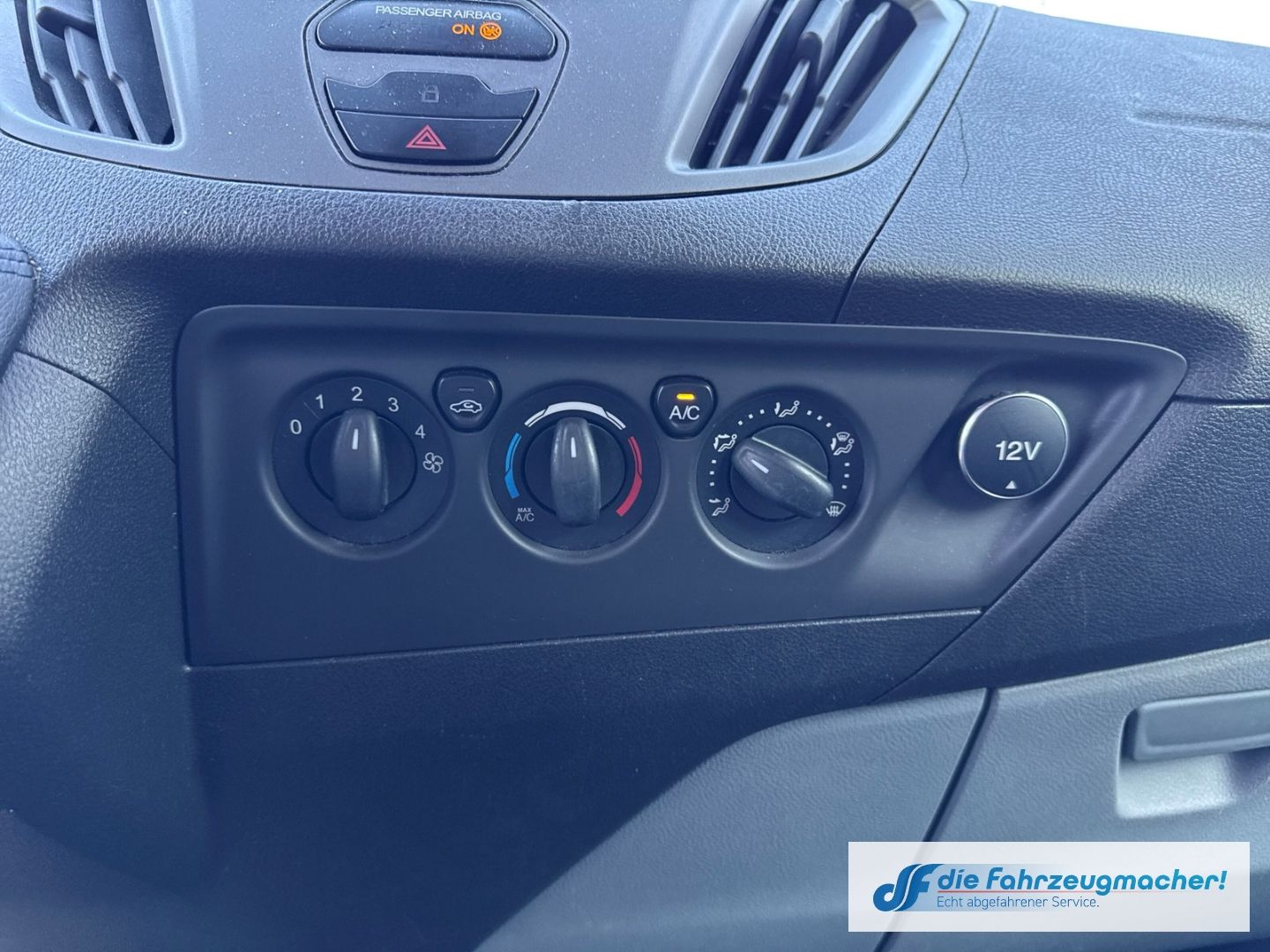 Fahrzeugabbildung Ford Transit Custom Kombi 300 L1 2.2 TDCi *2342 *KLIM