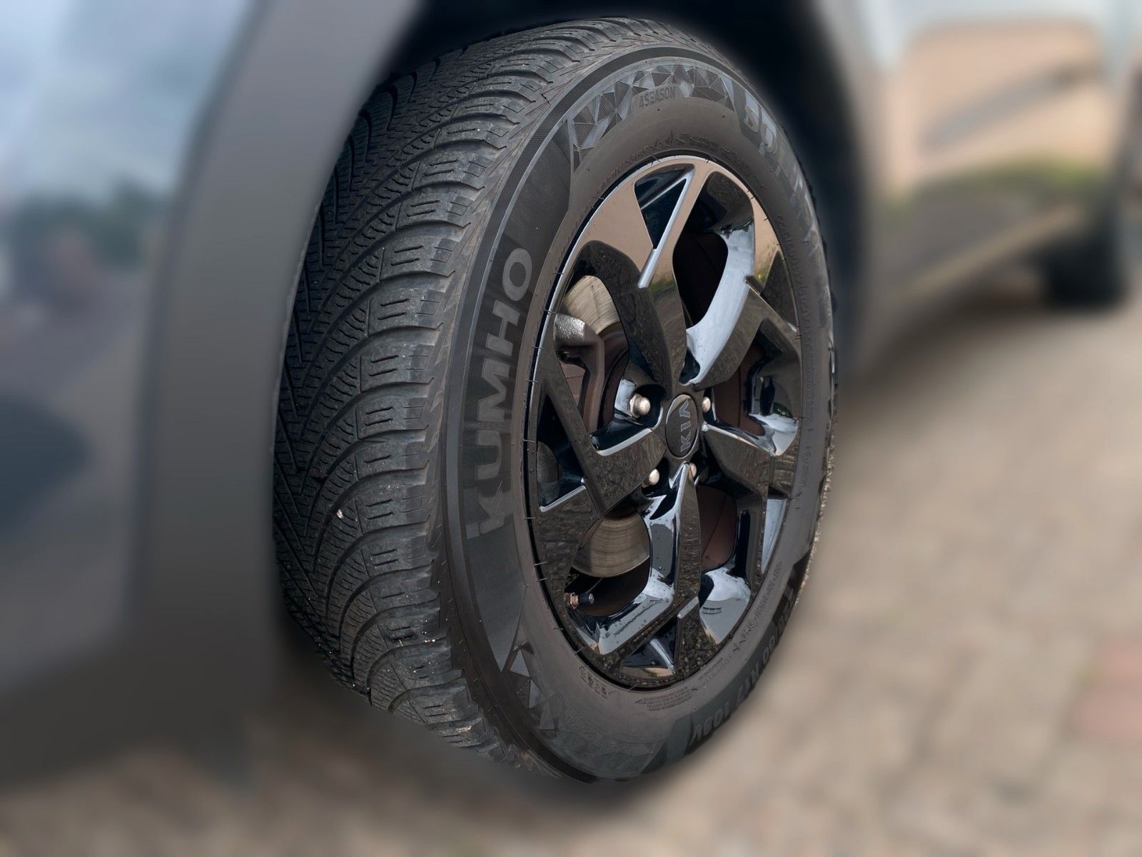 Fahrzeugabbildung Kia Sportage 1.6 GDI Black Edition Glasdach Leder