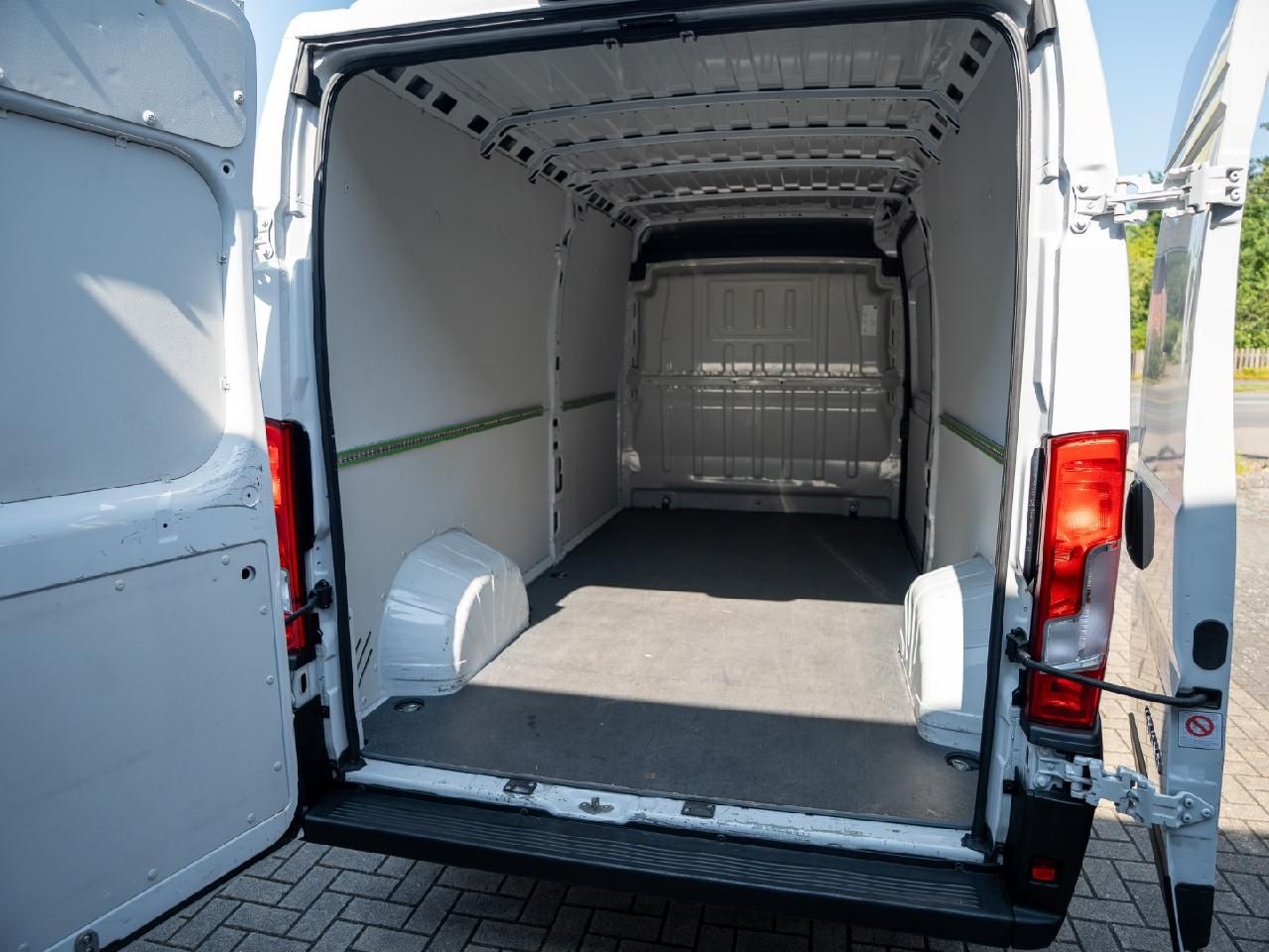 Fahrzeugabbildung Opel Movano C Kasten HKa L3H2 3,5t Edition