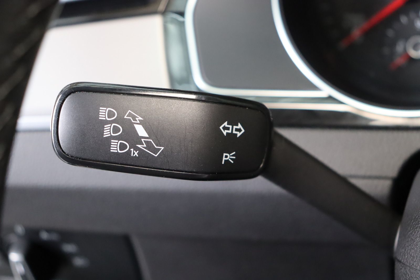 Fahrzeugabbildung Volkswagen Passat Variant 2.0 TDI Highline BlueMotion DSG