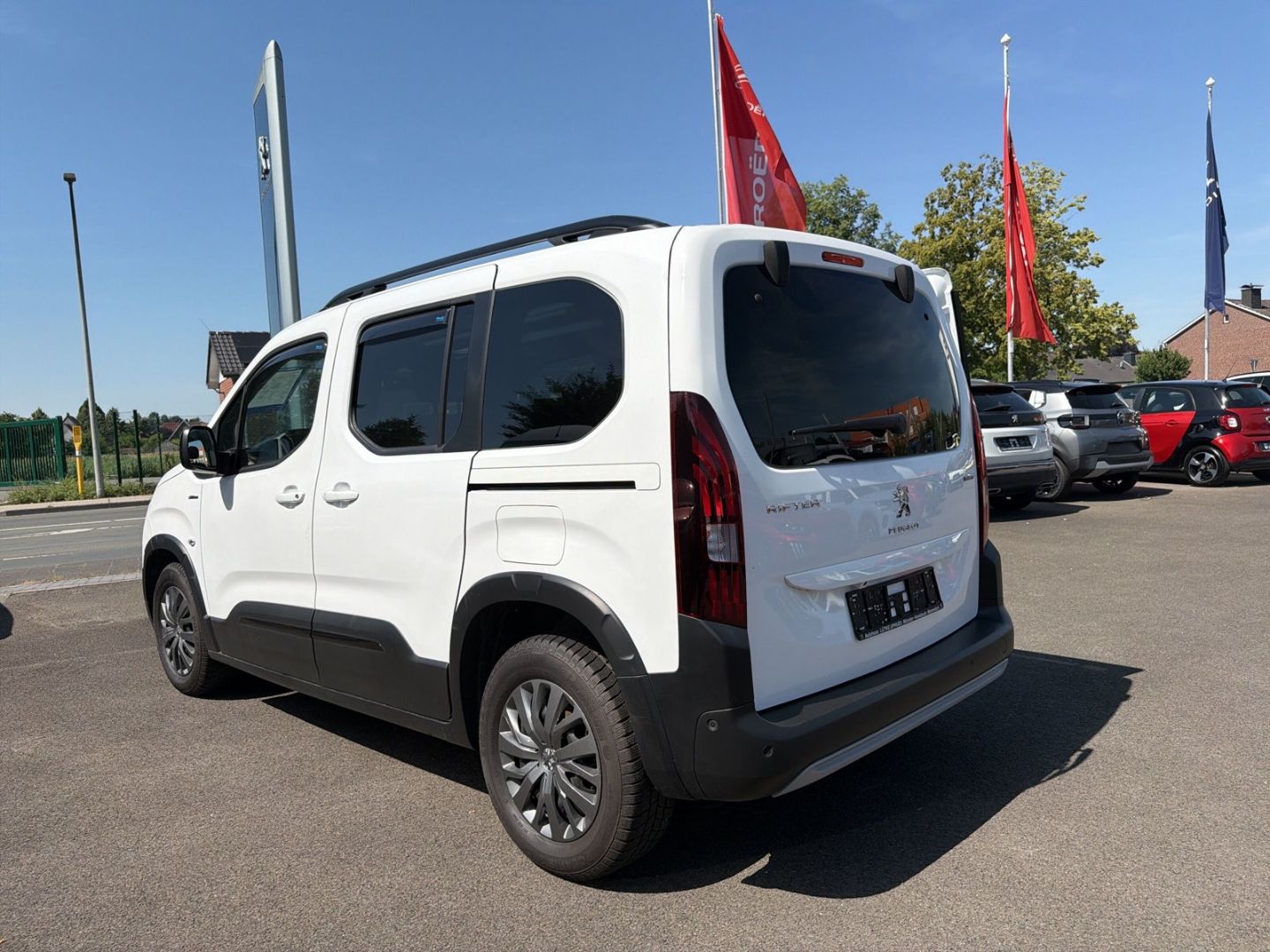 Peugeot Rifter L1 Allure inkl. GT-Line BlueHDi 130 imagem 3