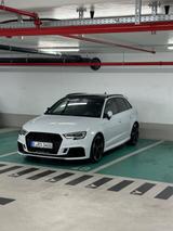 Audi RS3 Sportback SportAGA MMI LED VC AAC Leder - Audi RS3: Sportwagen