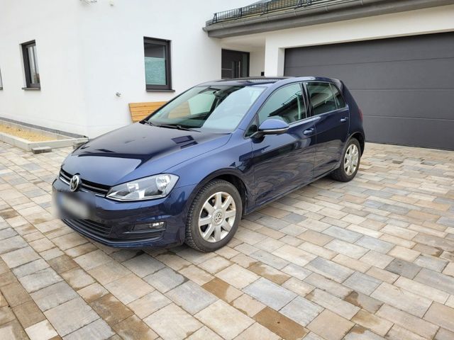 Volkswagen VW Golf 7 blau