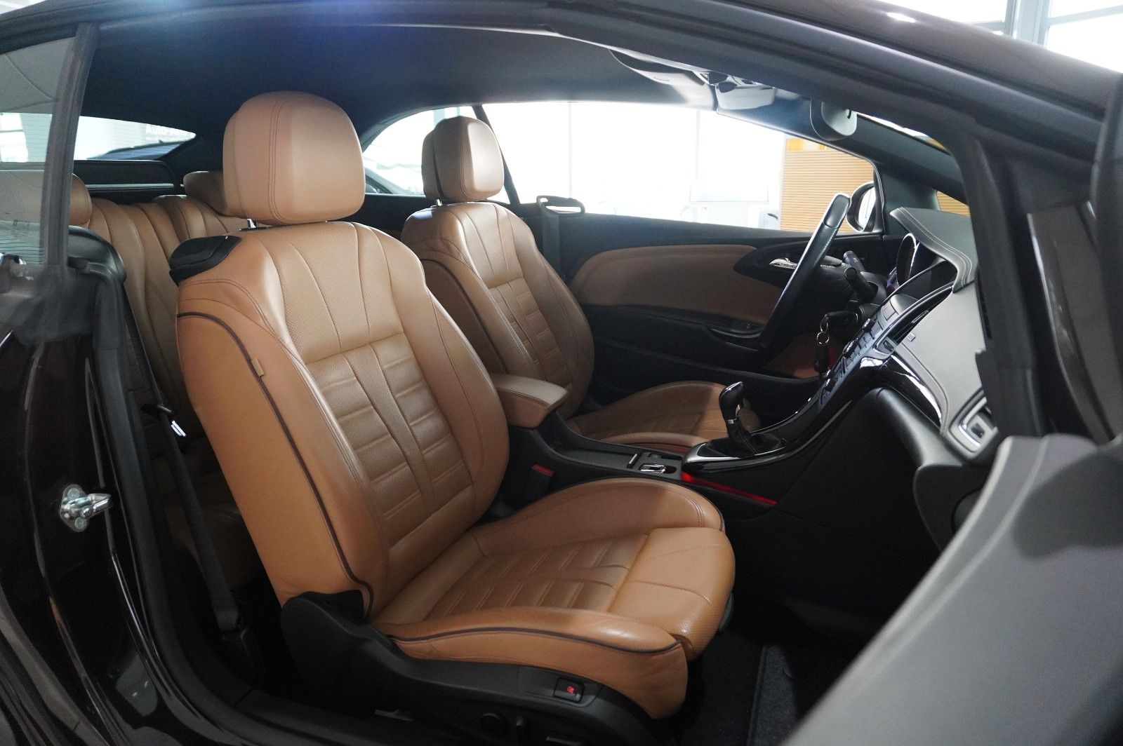 Fahrzeugabbildung Opel Cascada 2.0D ACTICE NAVI/LED/KAMERA/SPORT/SHZ